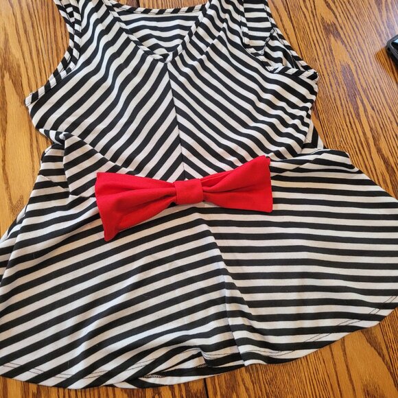 (4 For $20) Annabelle Top - Cute red bow on back, flattering fit 2x - Picture 2 of 4